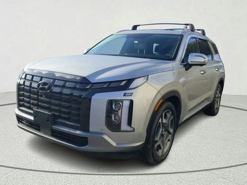 Used 2023 Hyundai Palisade SEL w/ Premium Package AWD/4WD image 3