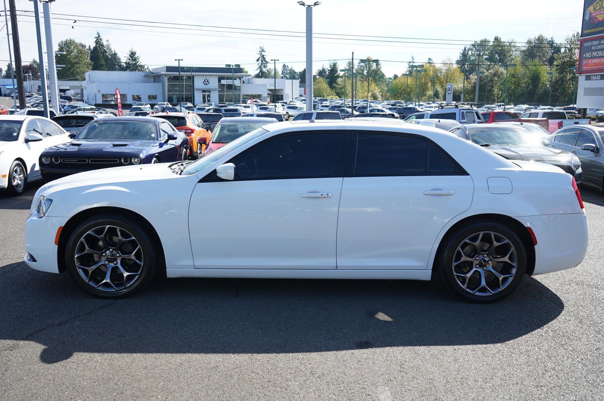 Used 2015 Chrysler 300 S RWD image 2