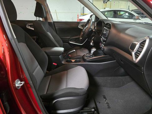 Used 2023 Kia Soul LX image 11