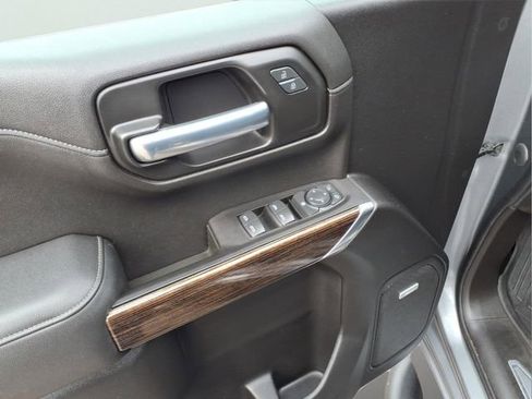 Used 2021 GMC Sierra 1500 Elevation w/ Preferred Package image 17