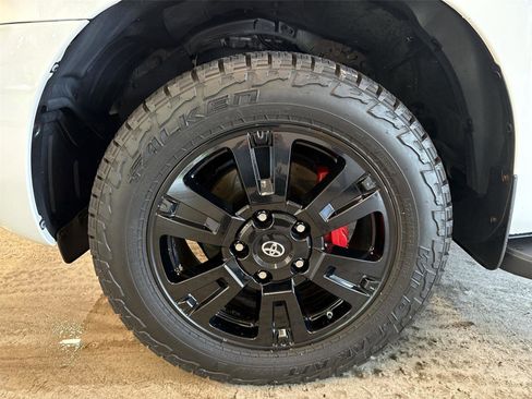 Used 2019 Toyota Sequoia TRD Sport w/ TRD Sport Premium Package AWD/4WD image 19