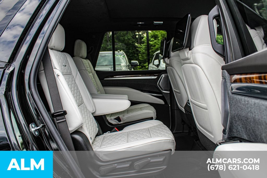 Used 2026 Cadillac Escalade Platinum Sport w/ LPO, Floor Liner Package AWD/4WD image 20