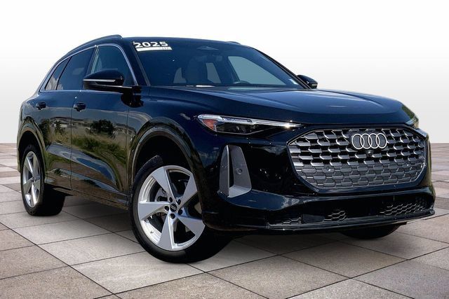 Certified 2025 Audi Q5 Premium Plus w/ Premium Plus AWD/4WD image 2