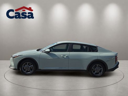 Used 2025 Kia K4 FWD image 3