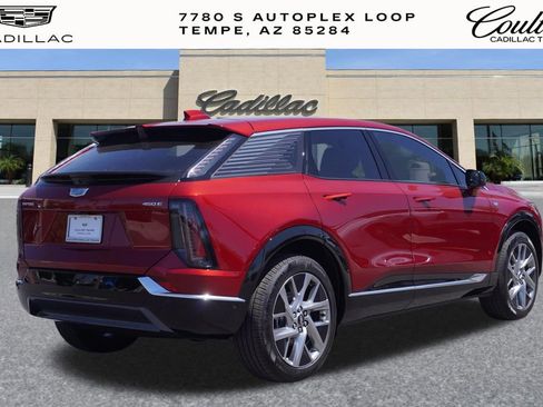 New 2026 Cadillac Optiq Luxury 1 image 3