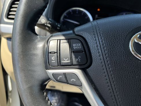 Used 2019 Toyota Highlander Limited Platinum image 34