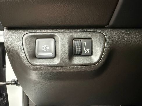 Used 2023 GMC Acadia SLT AWD/4WD image 29