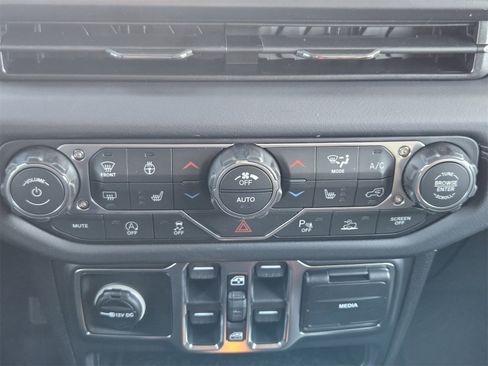 New 2026 Jeep Wrangler Unlimited Sahara image 18