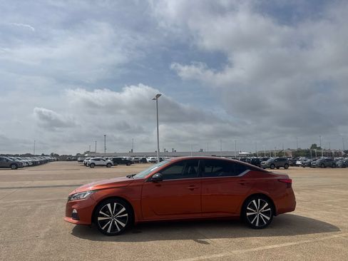 Certified 2022 Nissan Altima 2.5 SR FWD image 13
