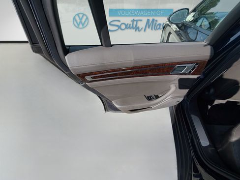 Used 2020 Porsche Panamera RWD image 25