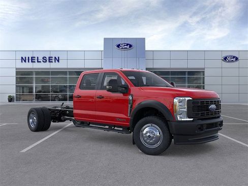 New 2025 Ford F550 4x4 Crew Cab image 7