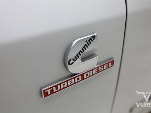 Used 2025 RAM 2500 Limited AWD/4WD image 37