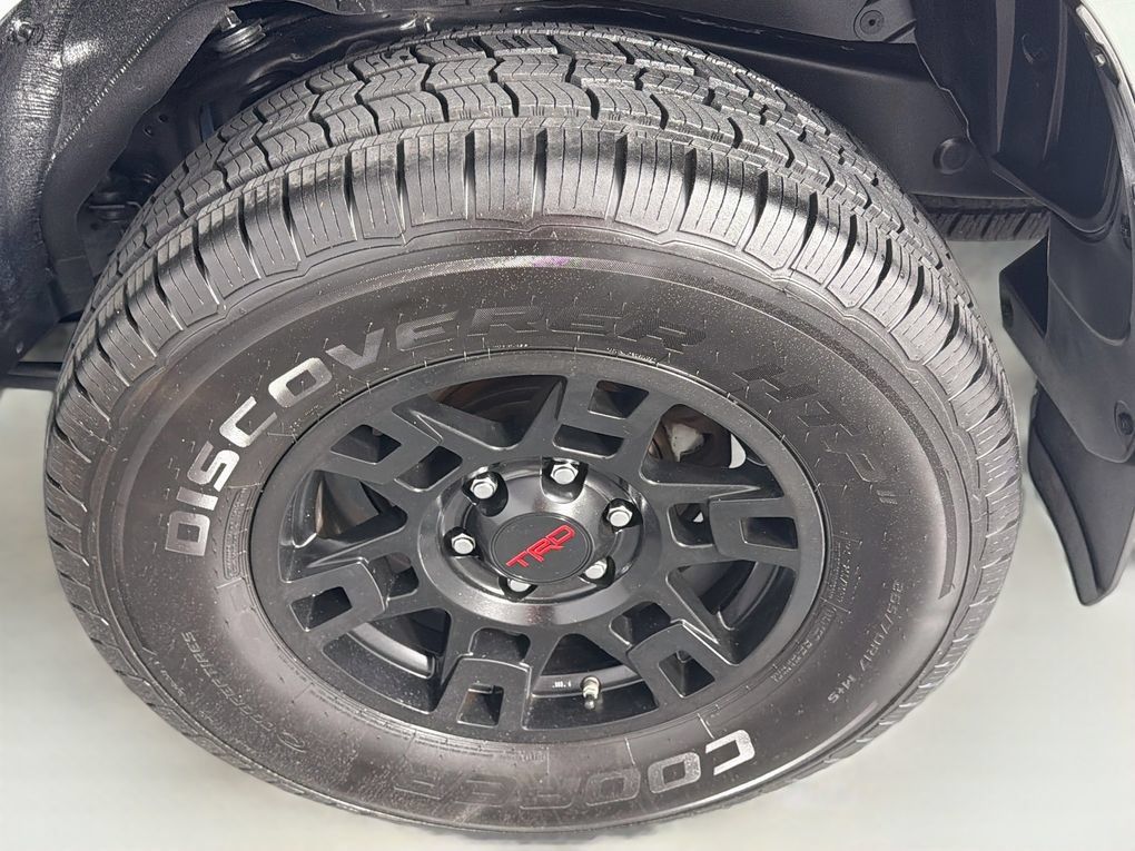 Used 2022 Toyota 4Runner TRD Off-Road Premium AWD/4WD image 34