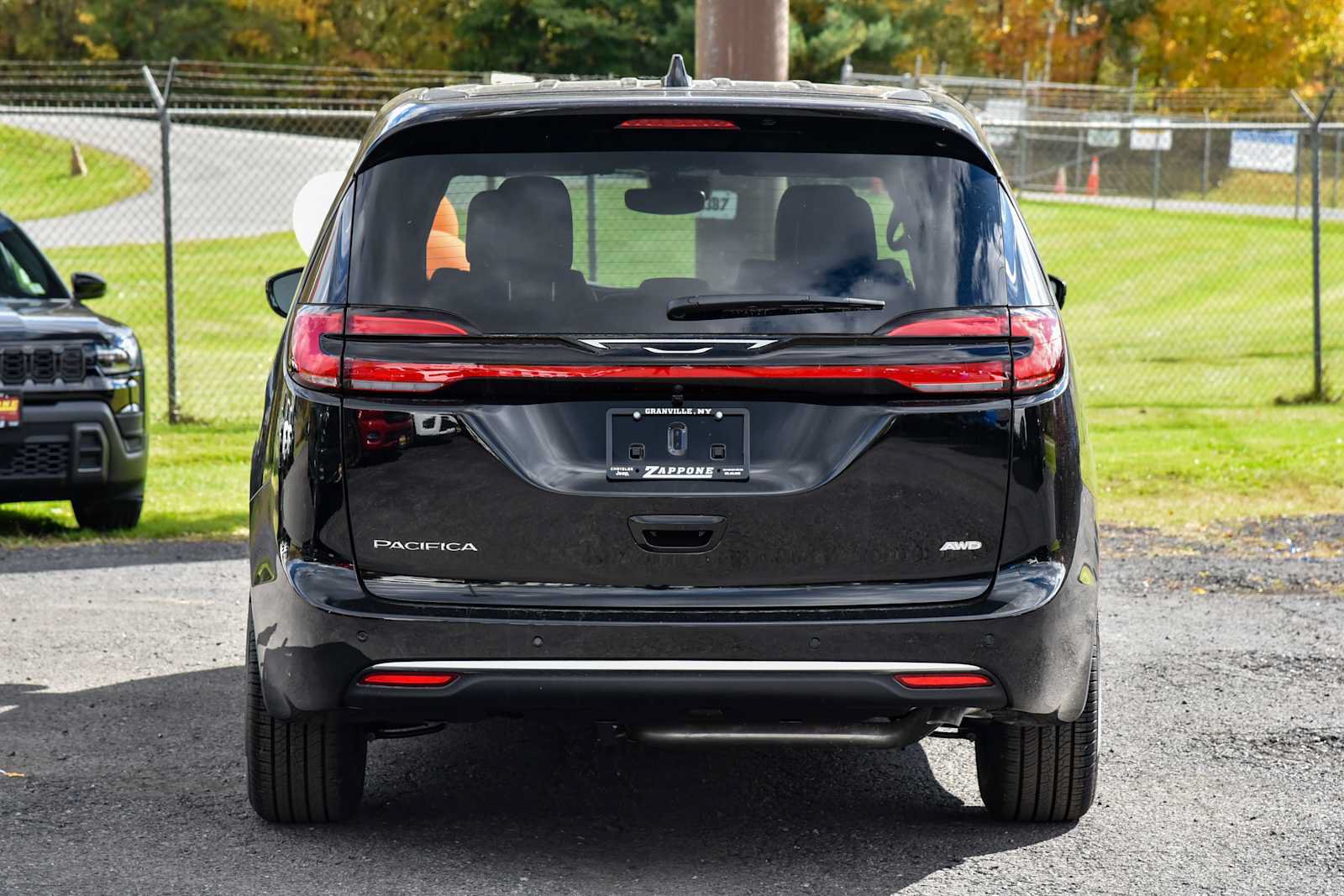 New 2027 Chrysler Pacifica Select w/ Family Tech Group AWD/4WD image 4