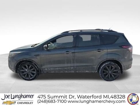 Used 2017 Ford Escape SE w/ SE Sport Appearance Package image 13