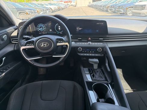 Certified 2023 Hyundai Elantra SEL w/ Convenience Package FWD image 16