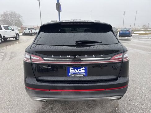 Used 2022 Lincoln Nautilus Reserve image 4