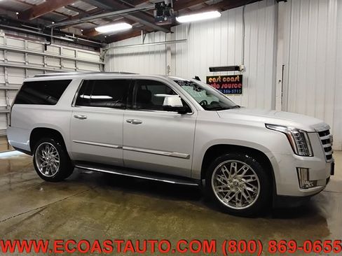Used 2015 Cadillac Escalade ESV Luxury AWD/4WD image 5