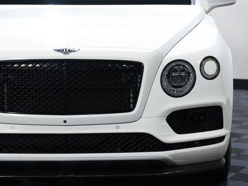Used 2018 Bentley Bentayga AWD/4WD image 10