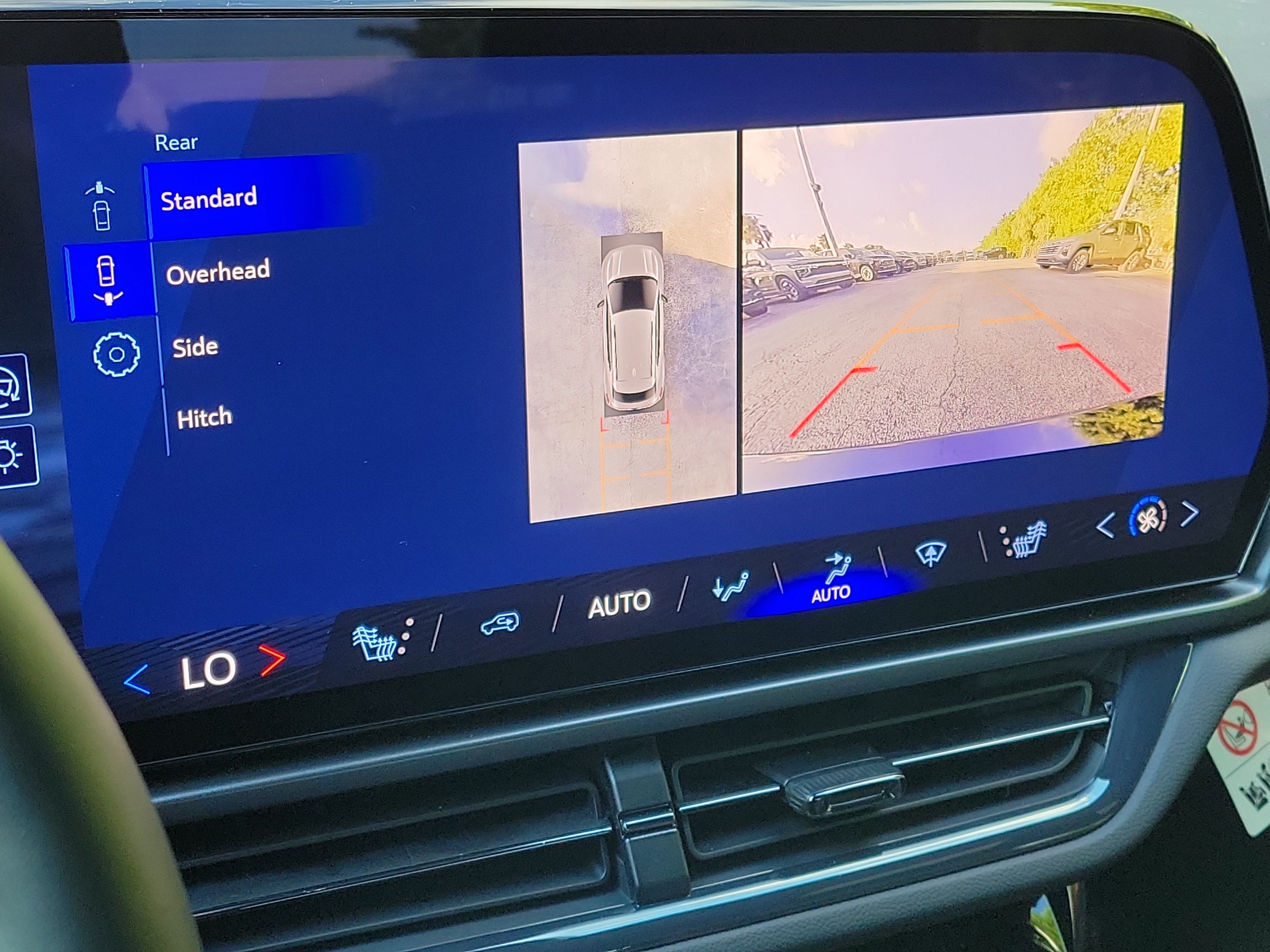 Used 2024 Chevrolet Equinox EV RS FWD image 30