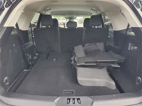 Used 2025 Ford Explorer Active image 34