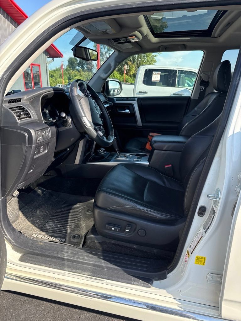 Used 2019 Toyota 4Runner Limited AWD/4WD image 40