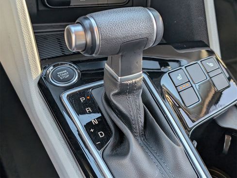 Used 2024 Kia Sportage EX image 21