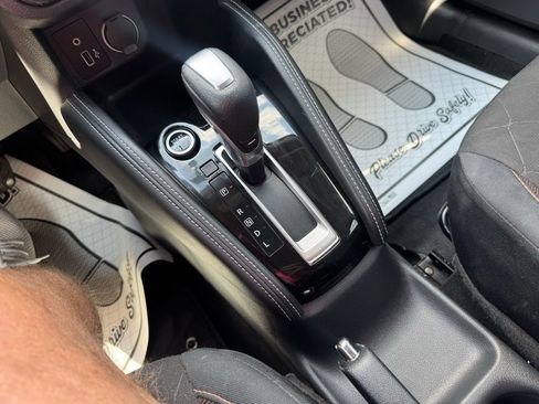 Used 2018 Nissan Kicks SR FWD image 20