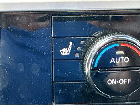 Used 2024 Nissan Pathfinder SL image 20