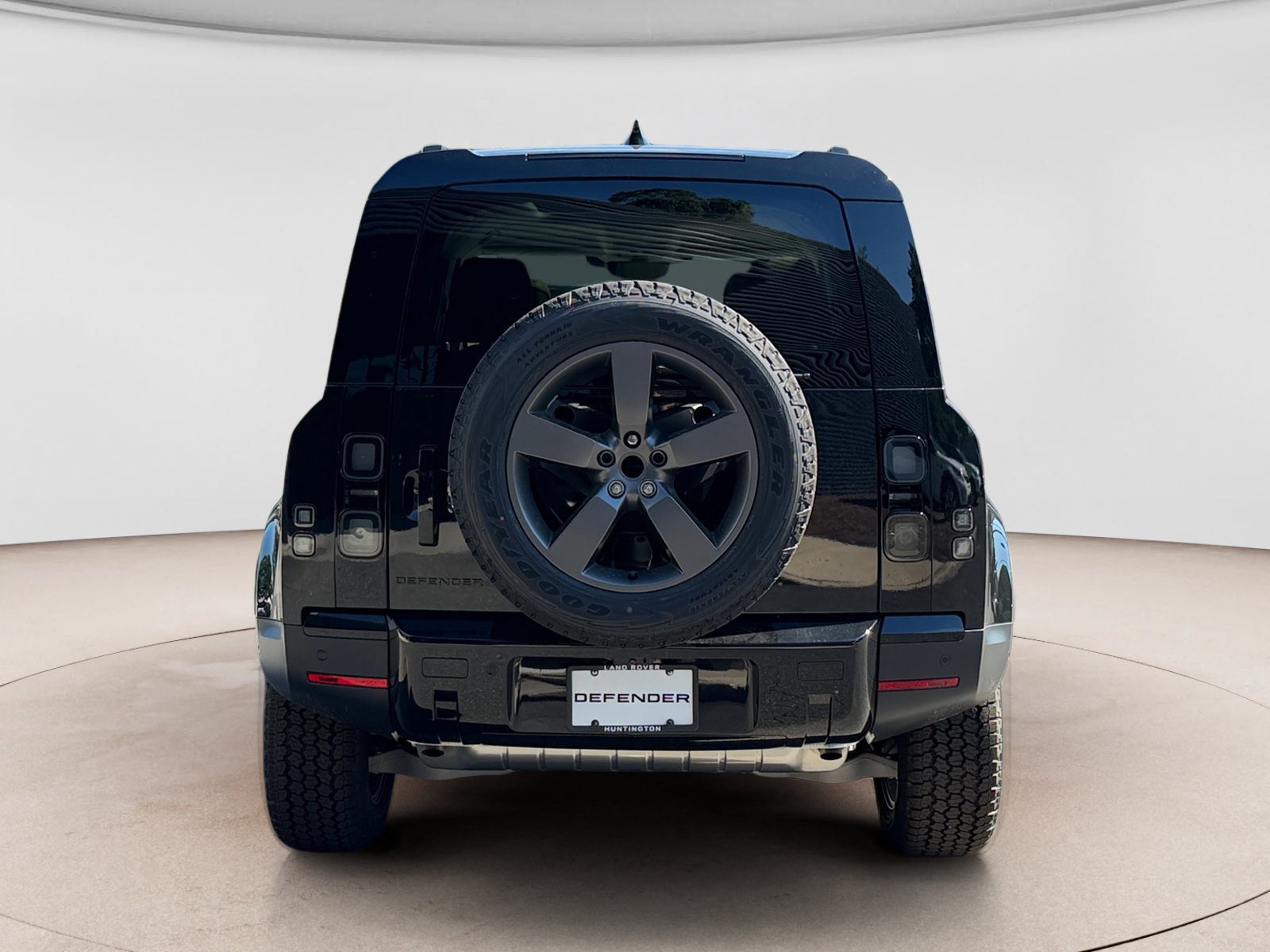 New 2026 Land Rover Defender 110 S AWD/4WD image 4
