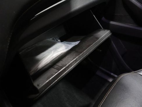 Used 2021 Chevrolet Traverse Premier w/ LPO, Floor Liner Package AWD/4WD image 40