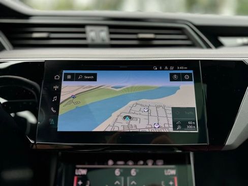 Used 2023 Audi e-tron S Prestige image 23