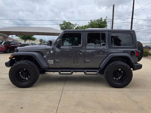 Used 2018 Jeep Wrangler Unlimited Sport S AWD/4WD image 4