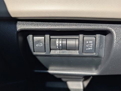 Used 2025 Subaru Forester Premium AWD/4WD image 31