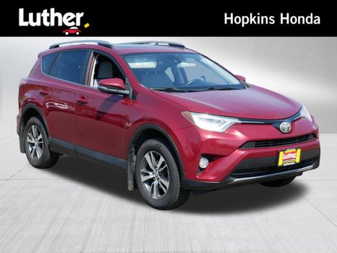 Used 2018 Toyota RAV4 XLE AWD/4WD image 1