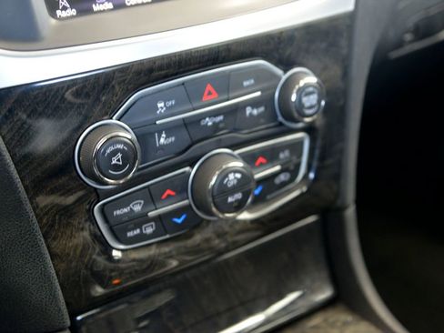 Used 2015 Chrysler 300 C w/ Light Group image 24