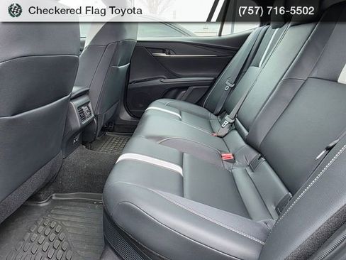 Used 2025 Toyota Camry SE w/ Convenience Package image 20