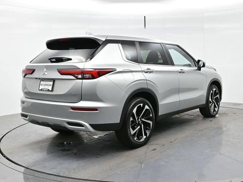 Used 2024 Mitsubishi Outlander SE image 7