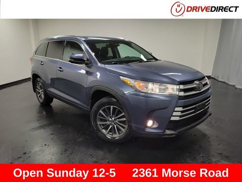 Used 2019 Toyota Highlander XLE AWD/4WD image 1