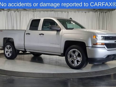 Used 2019 Chevrolet Silverado 1500 Custom w/ Custom Convenience Package AWD/4WD image 2