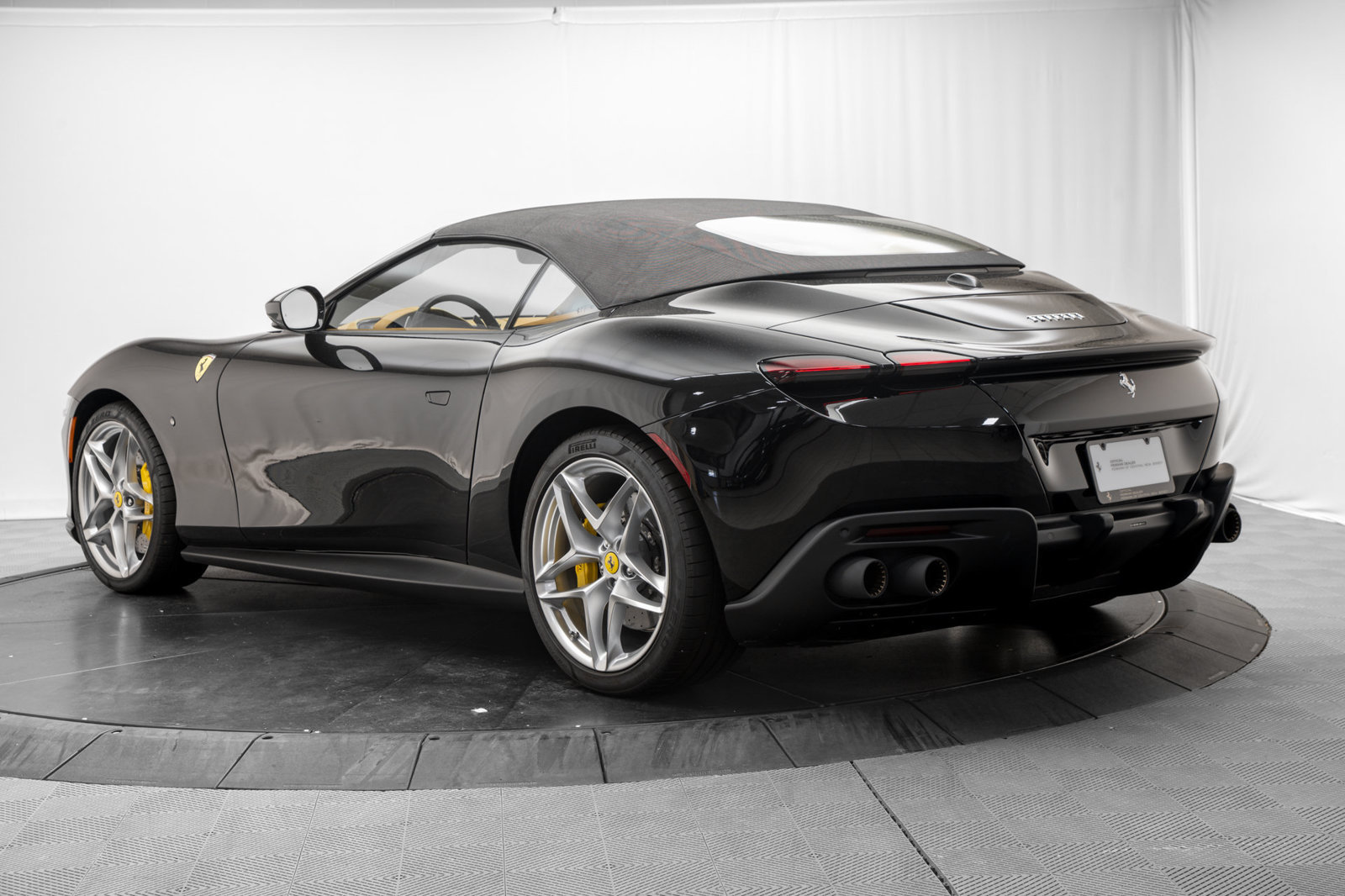 Used 2024 Ferrari Roma Spider RWD image 13