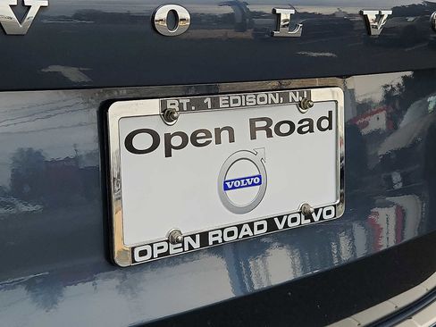 Used 2021 Volvo XC90 T5 Momentum w/ Climate Package image 30