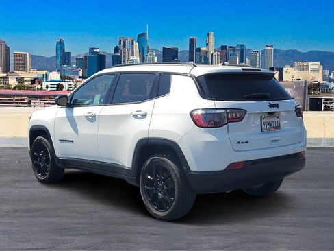 Used 2026 Jeep Compass Latitude AWD/4WD image 5