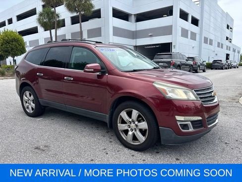 Used 2017 Chevrolet Traverse LT w/ Style and Technology Package FWD image 1