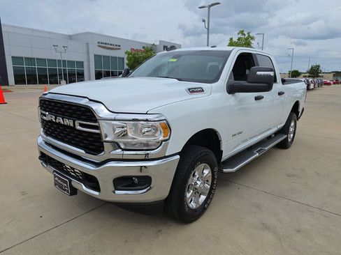 Used 2024 RAM 2500 Big Horn AWD/4WD image 9