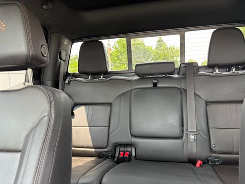 Used 2023 Chevrolet Silverado 1500 High Country w/ High Country Premium Package image 28