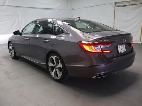 Used 2018 Honda Accord Touring image 5