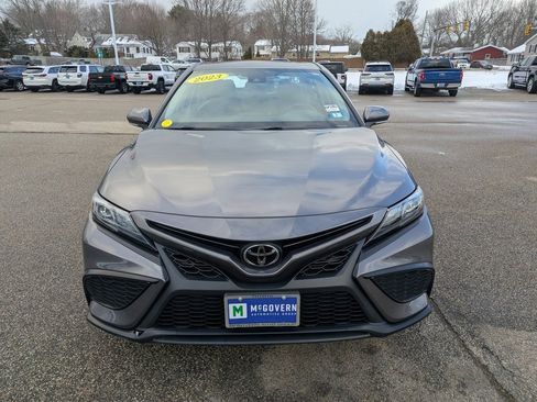 Used 2023 Toyota Camry SE image 9