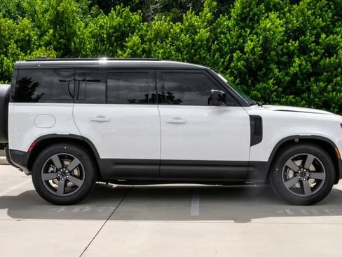 New 2026 Land Rover Defender 110 S AWD/4WD image 10