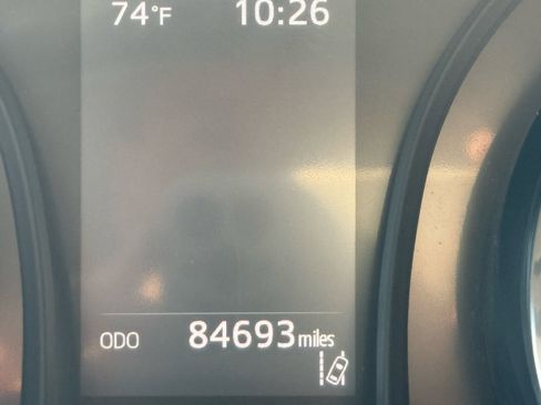 Used 2019 Toyota Camry LE image 22